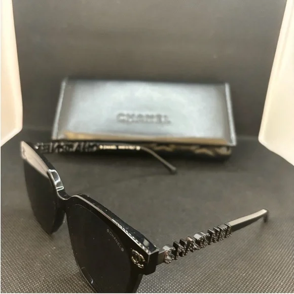 Women’s Black Chanel Sunglasses - Picture 4 of 8